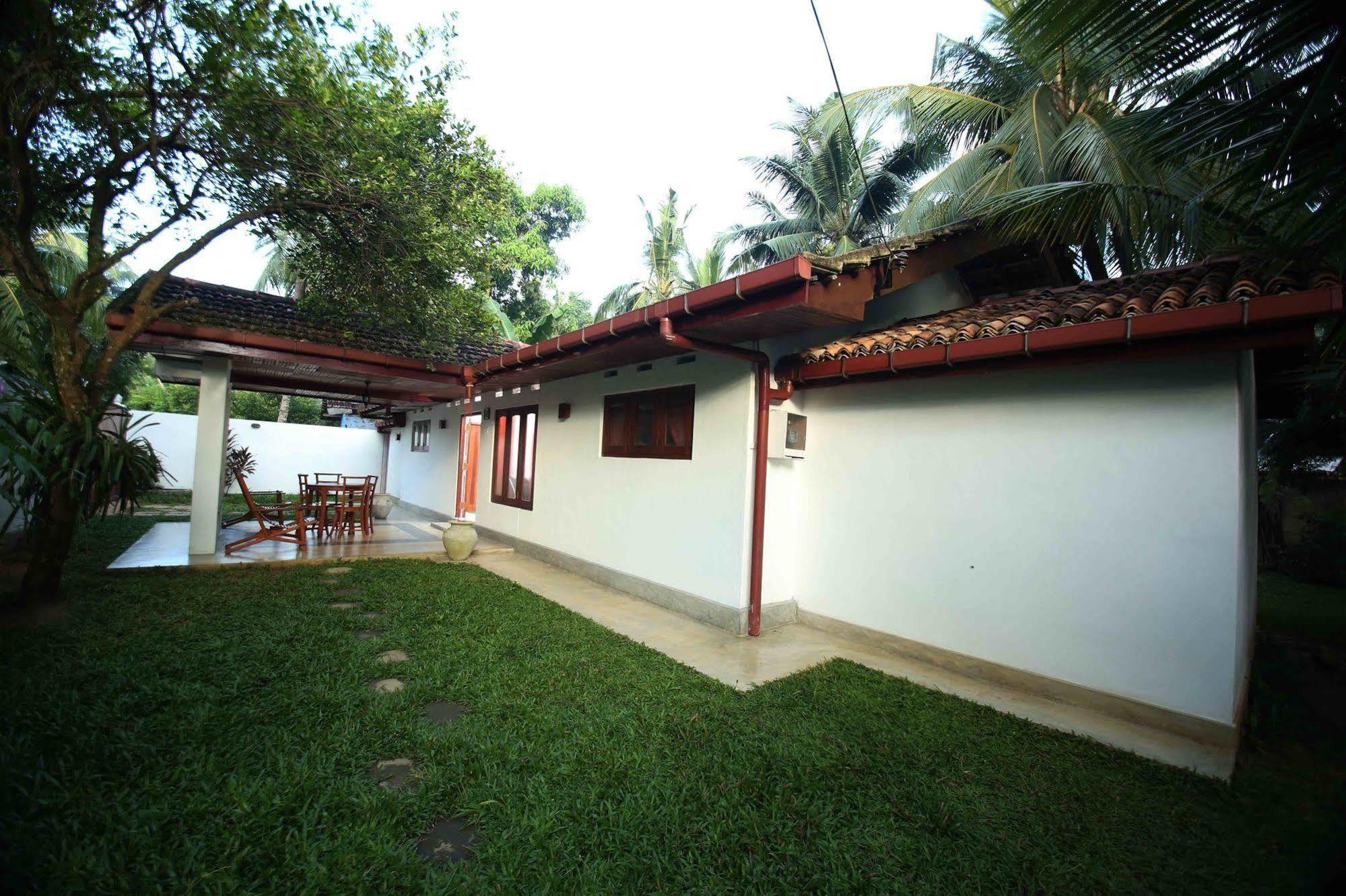 Summer Dew Villa Talpe Exterior foto